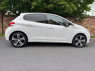 Used 2017 Peugeot 208 GT Line White - Interior and Exterior details 7