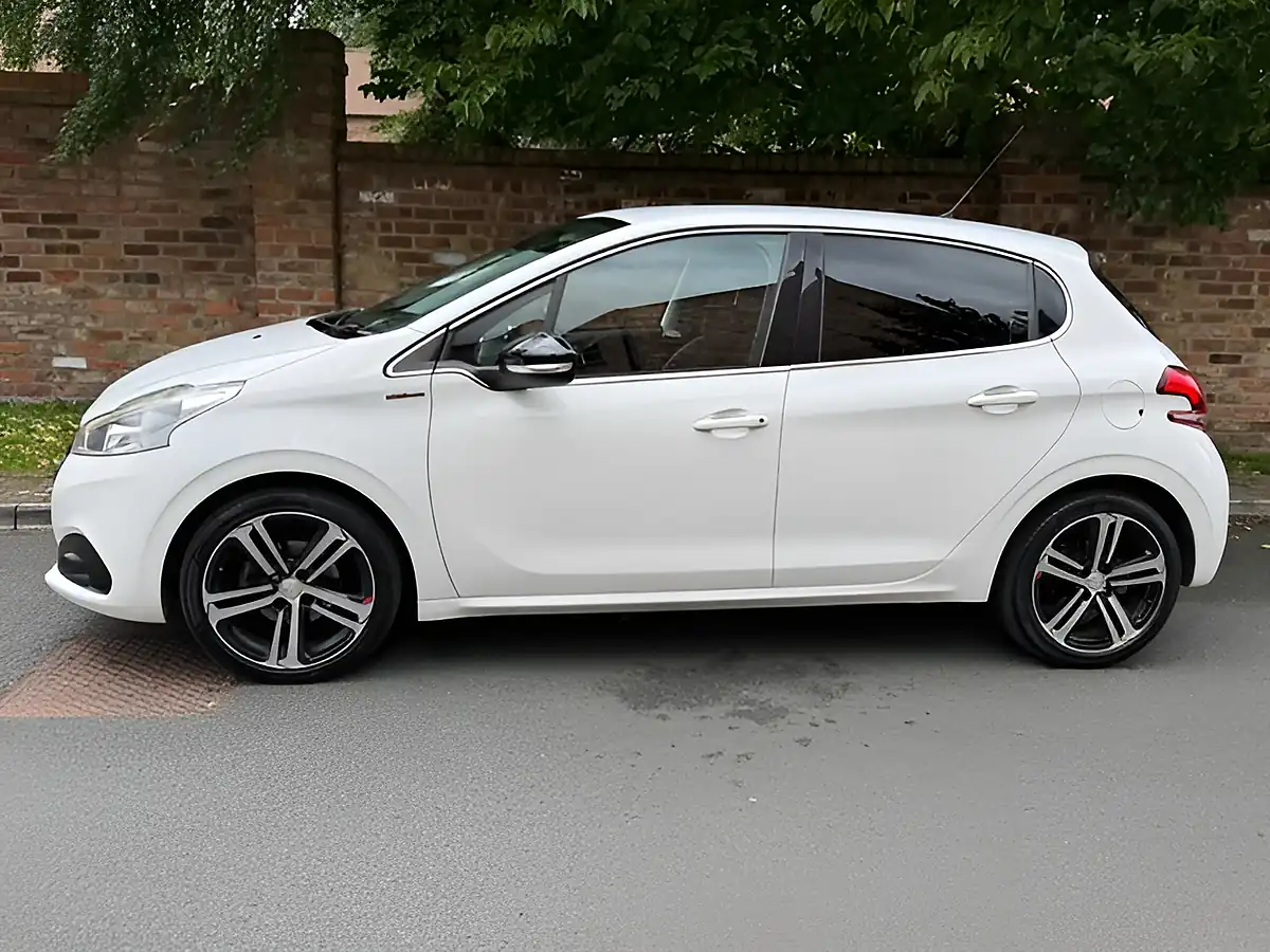 Used 2017 Peugeot 208 GT Line White - Interior and Exterior details 8