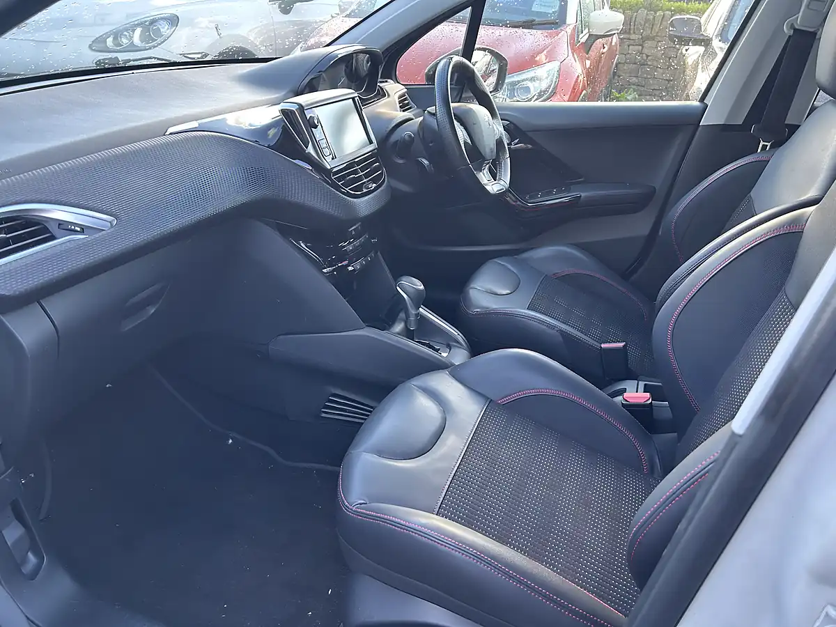 Used 2017 Peugeot 208 GT Line White - Interior and Exterior details 16
