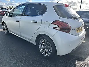 Used 2017 Peugeot 208 GT Line White - Interior and Exterior details 4