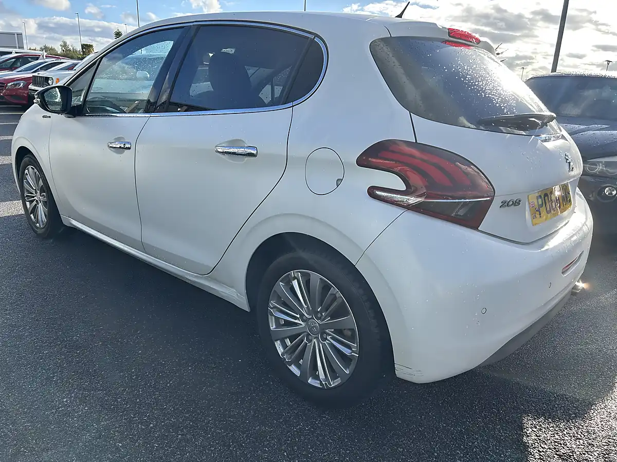 Used 2017 Peugeot 208 GT Line White - Interior and Exterior details 4