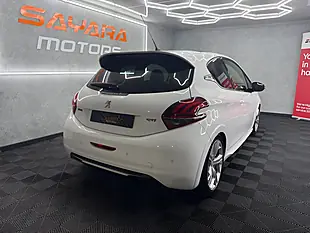Used 2017 Peugeot 208 Prestige White - Interior and Exterior details 12