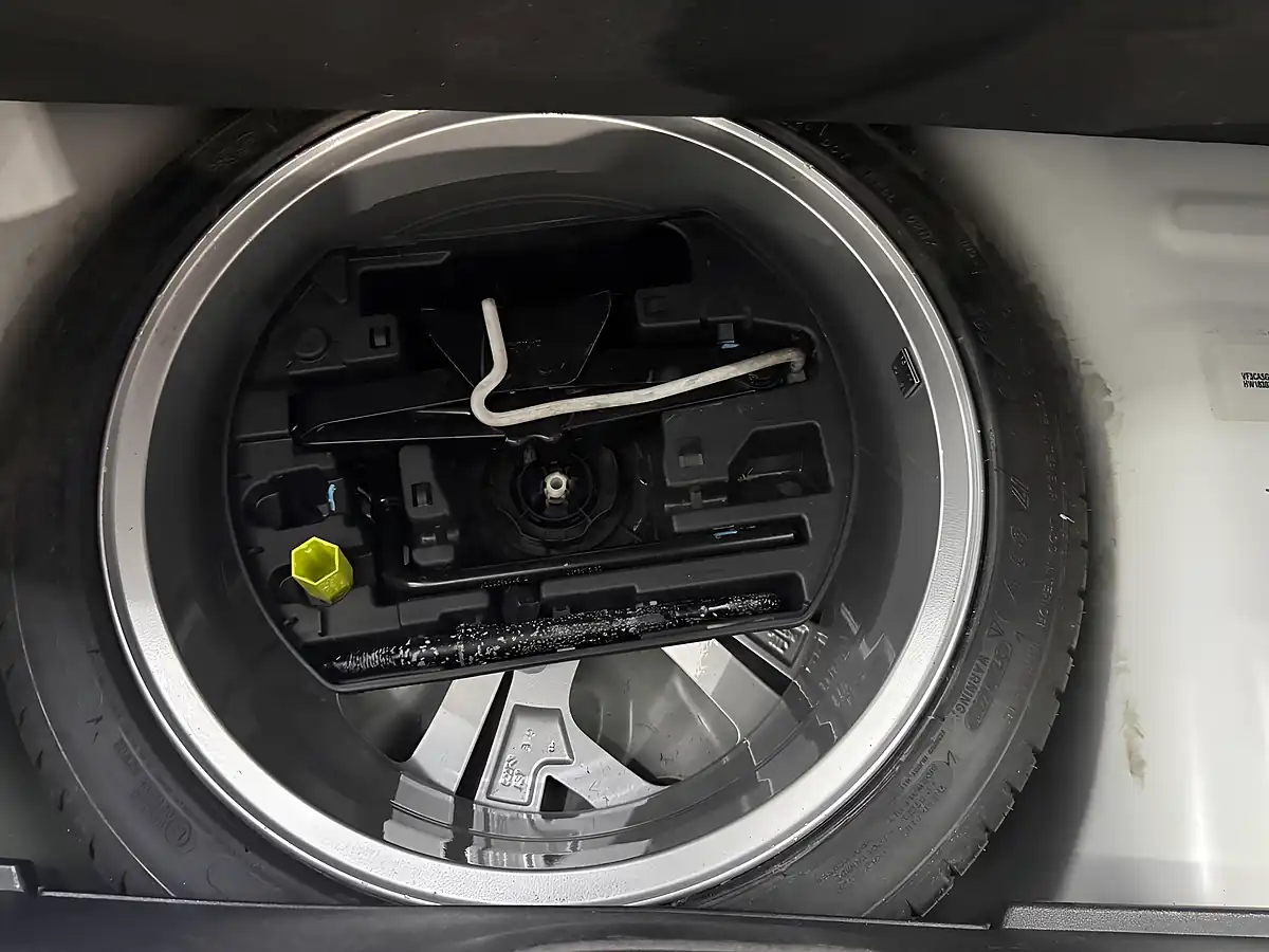 Used 2017 Peugeot 208 Prestige White - Interior and Exterior details 13