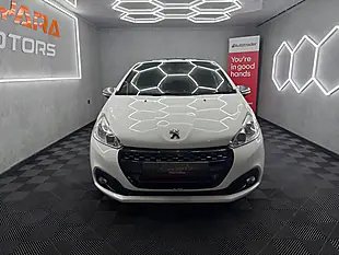 Used 2017 Peugeot 208 Prestige White - Interior and Exterior details 3