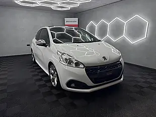 Used 2017 Peugeot 208 Prestige White - Interior and Exterior details 4