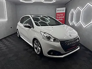 Used 2017 Peugeot 208 Prestige White - Interior and Exterior details 7