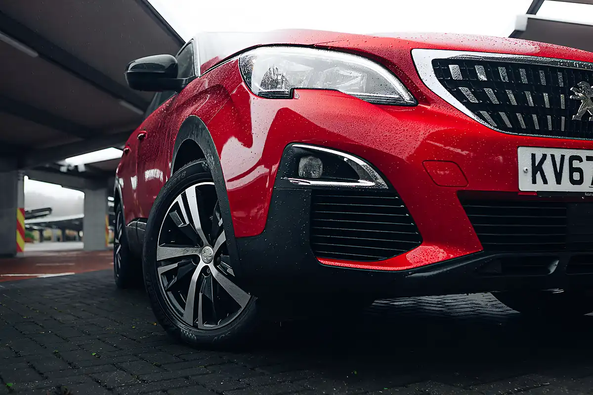 Used 2017 Peugeot 3008 Active Red - Interior and Exterior details 10