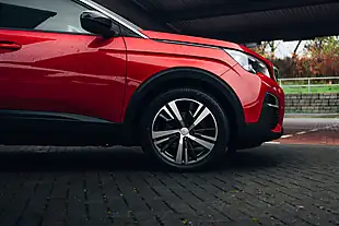 Used 2017 Peugeot 3008 Active Red - Interior and Exterior details 11