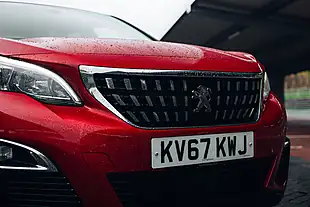 Used 2017 Peugeot 3008 Active Red - Interior and Exterior details 12