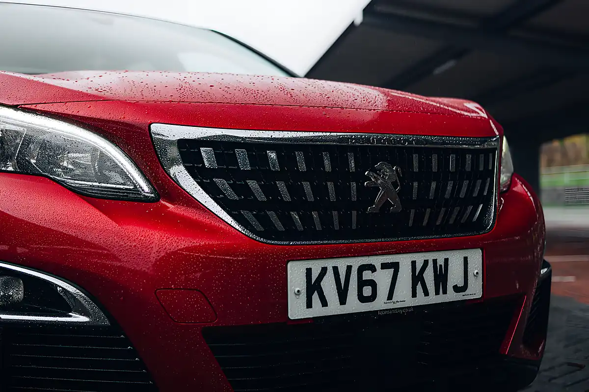 Used 2017 Peugeot 3008 Active Red - Interior and Exterior details 12