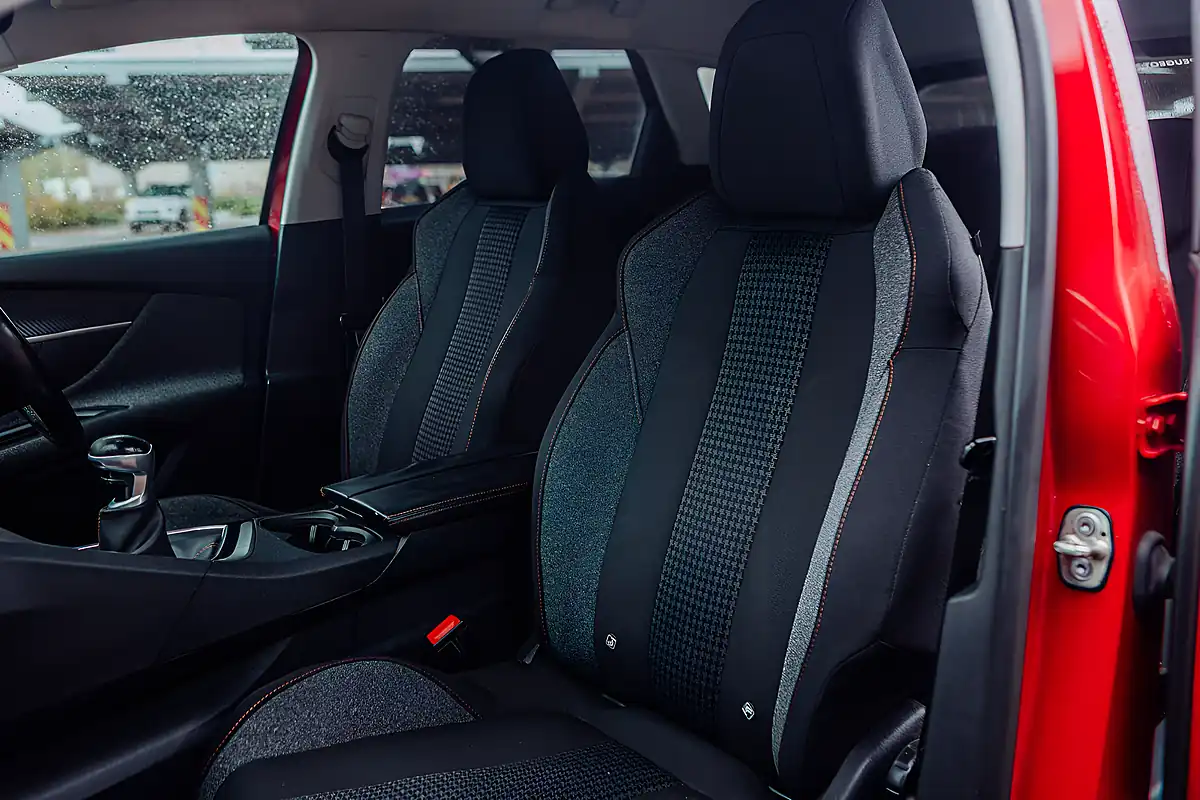 Used 2017 Peugeot 3008 Active Red - Interior and Exterior details 18