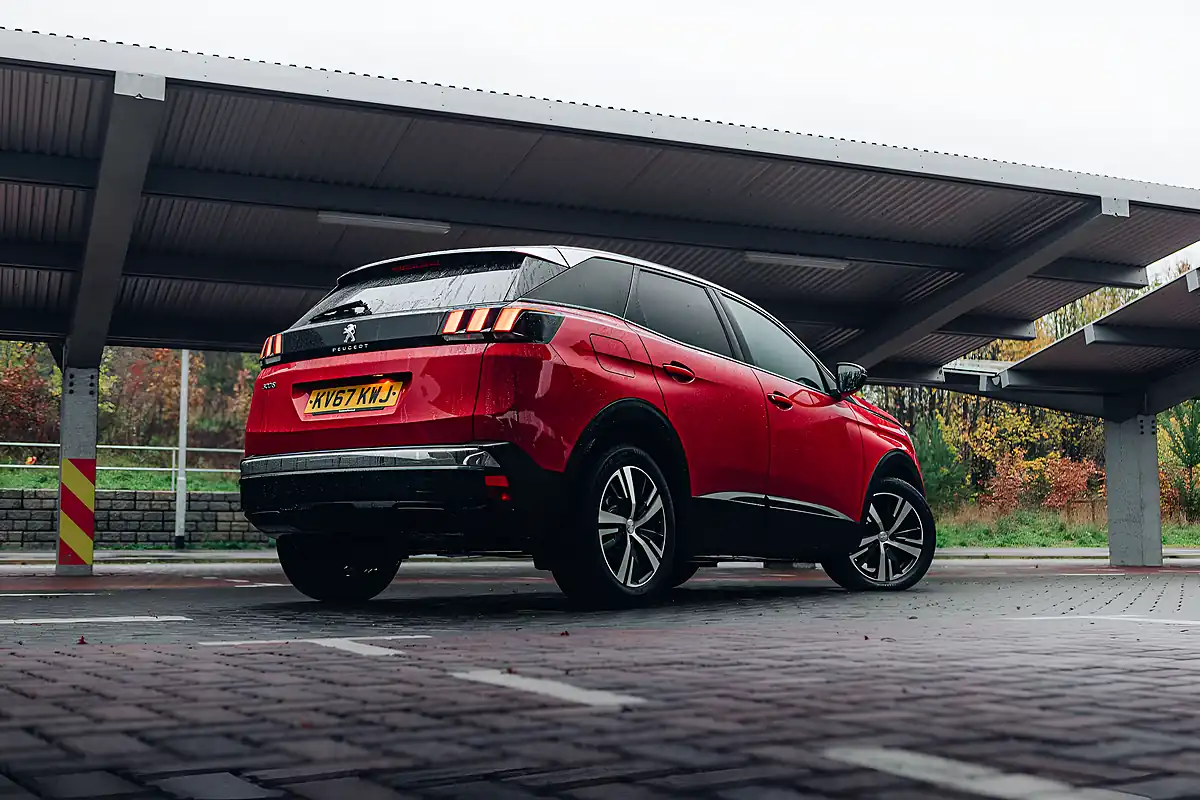 Used 2017 Peugeot 3008 Active Red - Interior and Exterior details 4