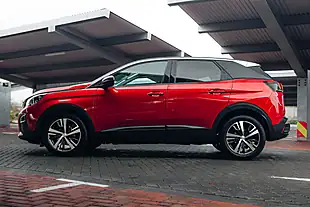Used 2017 Peugeot 3008 Active Red - Interior and Exterior details 5