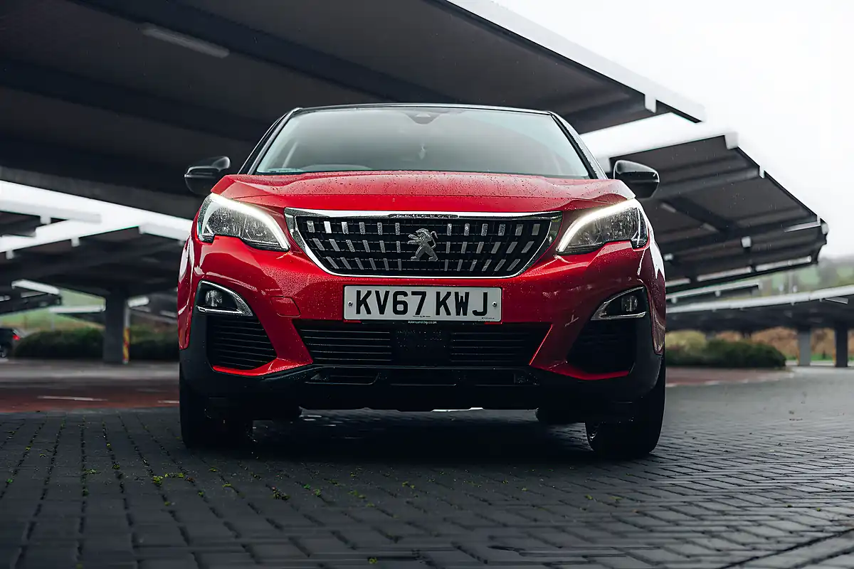 Used 2017 Peugeot 3008 Active Red - Interior and Exterior details 6