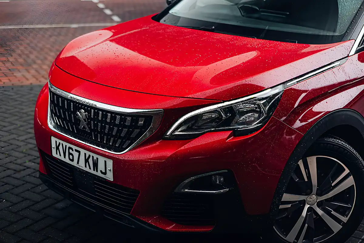 Used 2017 Peugeot 3008 Active Red - Interior and Exterior details 8