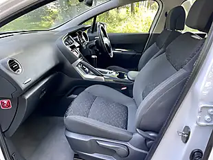 Used 2017 Peugeot 3008 Active White - Interior and Exterior details 14
