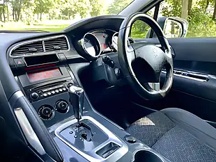 Used 2017 Peugeot 3008 Active White - Interior and Exterior details 15