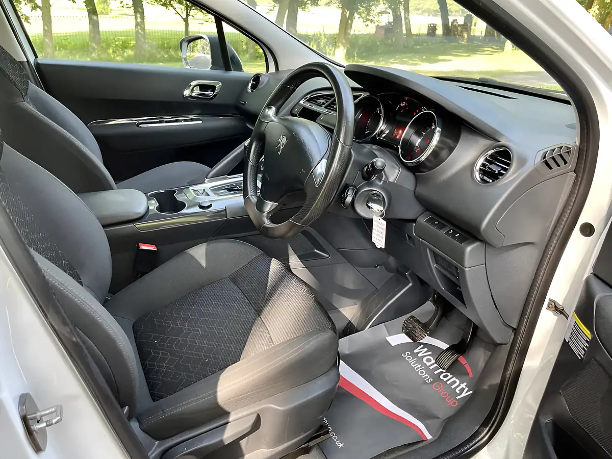 Used 2017 Peugeot 3008 Active White - Interior and Exterior details 16
