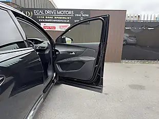 Used 2017 Peugeot 3008 Allure Black - Interior and Exterior details 10