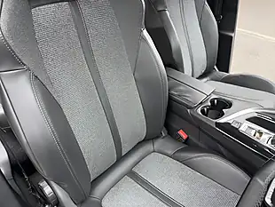 Used 2017 Peugeot 3008 Allure Black - Interior and Exterior details 12