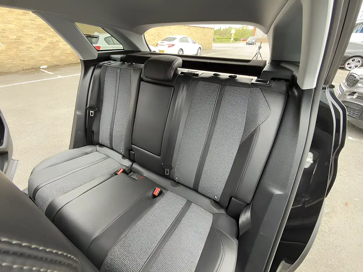 Used 2017 Peugeot 3008 Allure Black - Interior and Exterior details 15