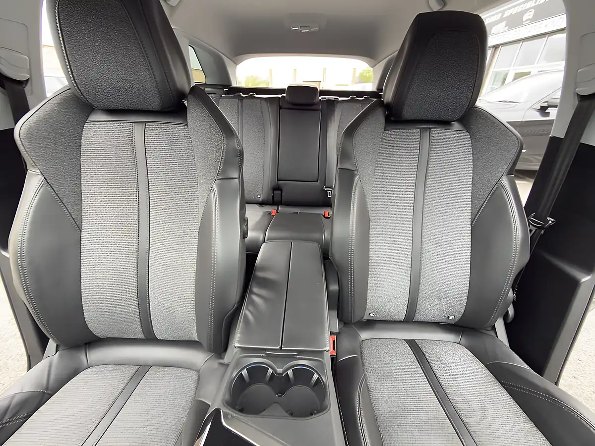 Used 2017 Peugeot 3008 Allure Black - Interior and Exterior details 18