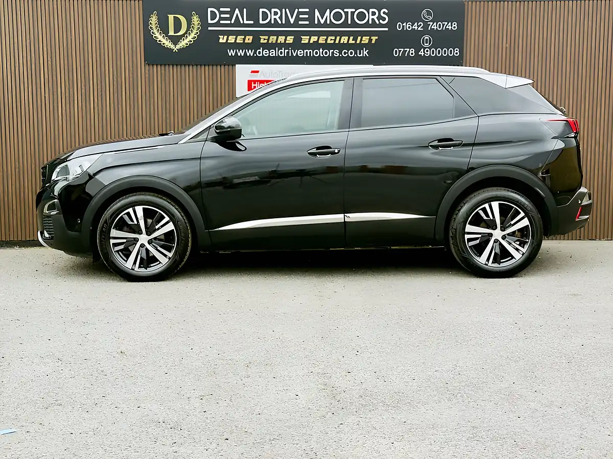 Used 2017 Peugeot 3008 Allure Black - Interior and Exterior details 4