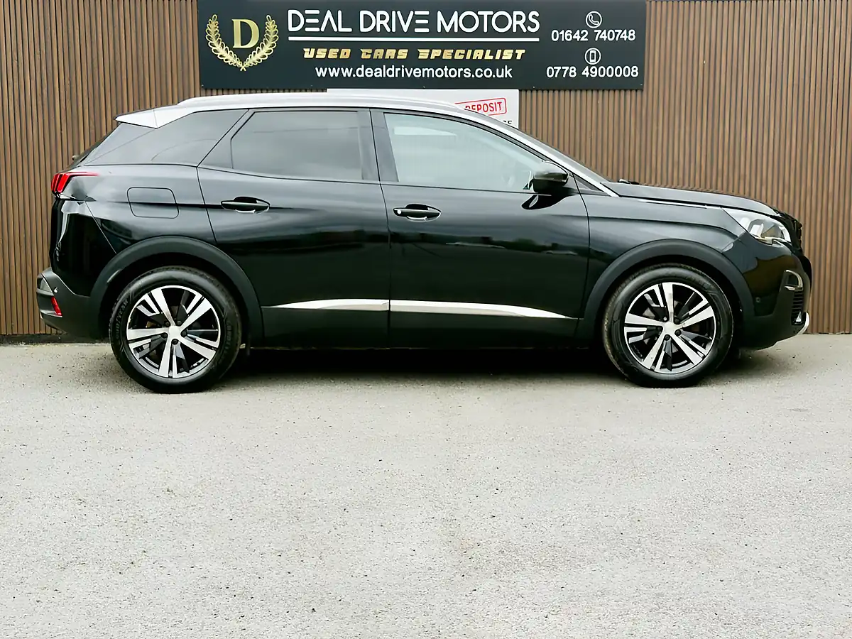 Used 2017 Peugeot 3008 Allure Black - Interior and Exterior details 8