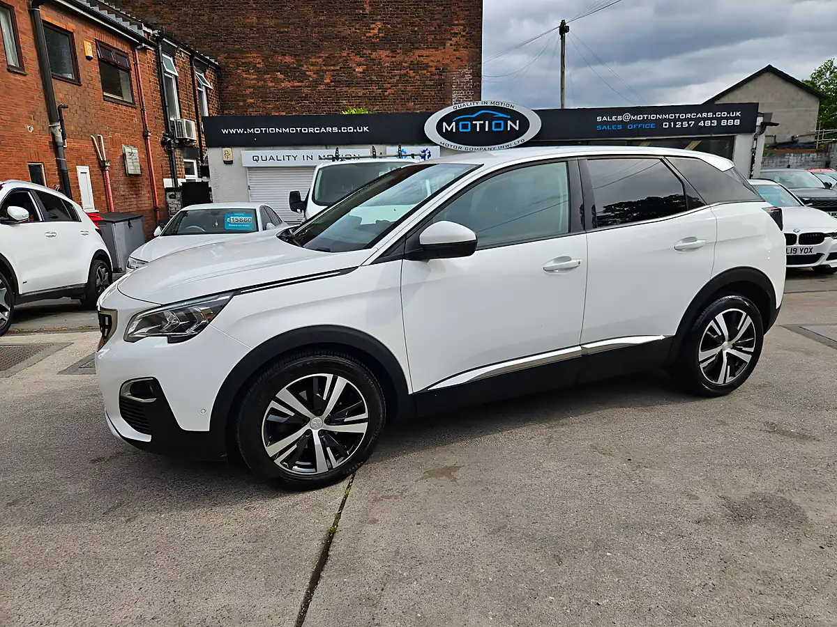 Used 2017 Peugeot 3008 Allure Blue White - Interior and Exterior details 4