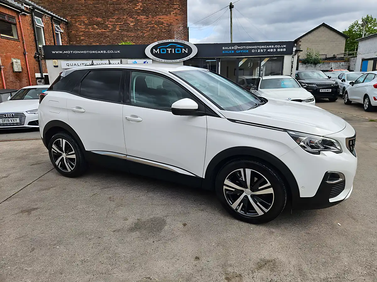 Used 2017 Peugeot 3008 Allure Blue White - Interior and Exterior details 6
