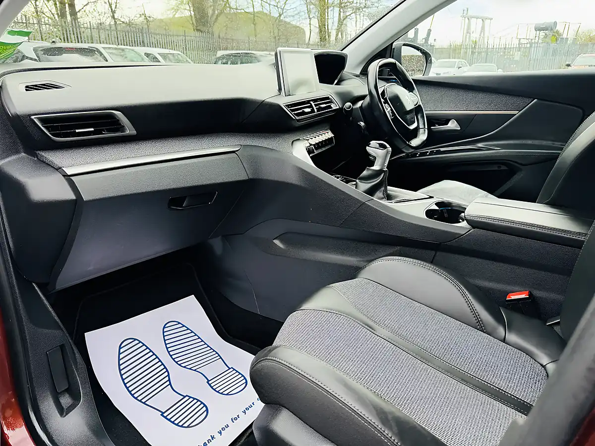 Used 2017 Peugeot 3008 Allure Bronze - Interior and Exterior details 10