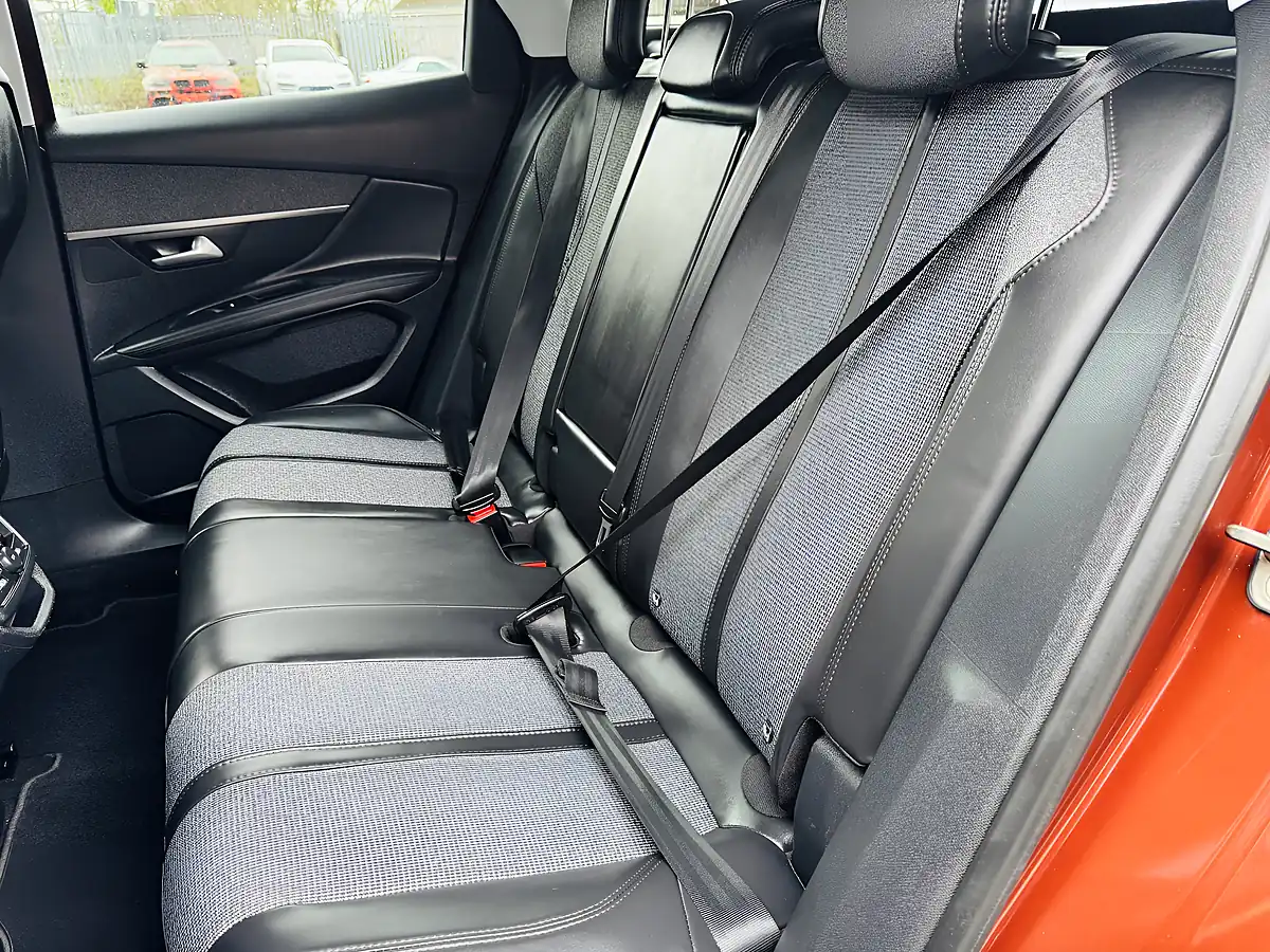 Used 2017 Peugeot 3008 Allure Bronze - Interior and Exterior details 11