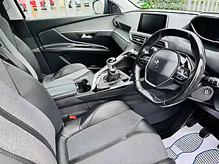 Used 2017 Peugeot 3008 Allure Bronze - Interior and Exterior details 6