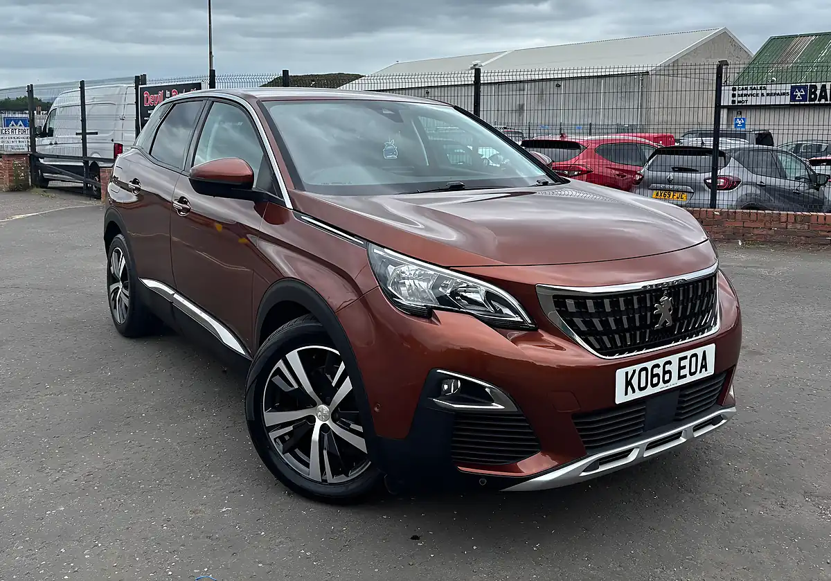 Used 2017 Peugeot 3008 Allure Bronze - Front View