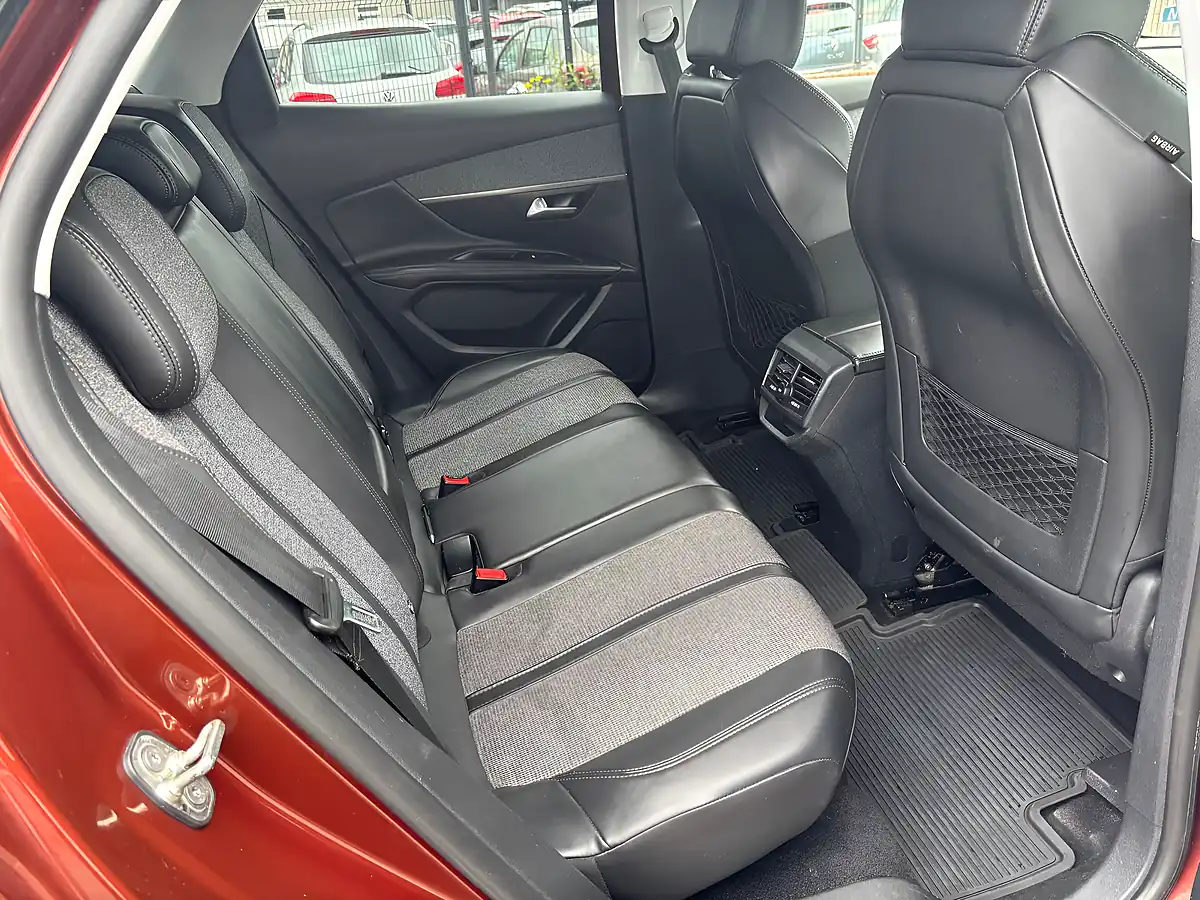Used 2017 Peugeot 3008 Allure Bronze - Interior and Exterior details 13
