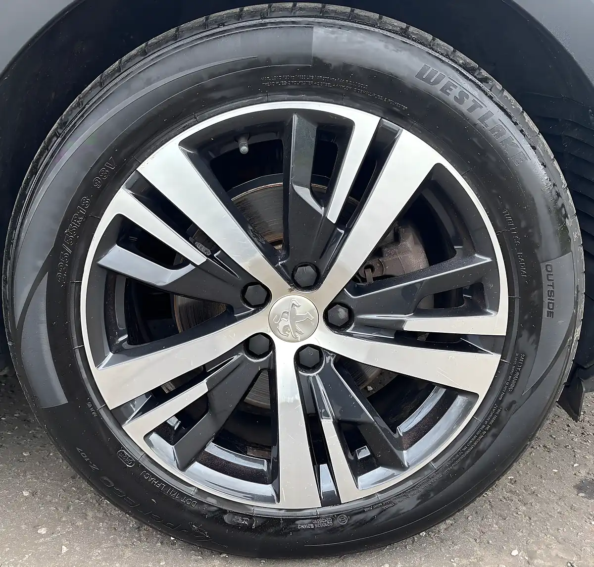 Used 2017 Peugeot 3008 Allure Bronze - Interior and Exterior details 17