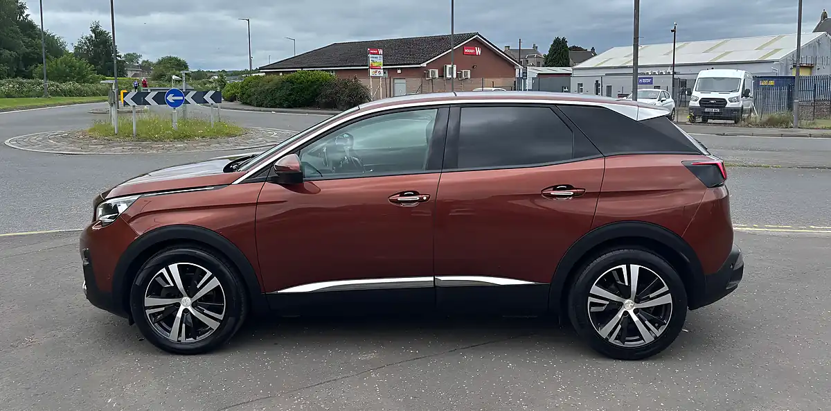 Used 2017 Peugeot 3008 Allure Bronze - Interior and Exterior details 3