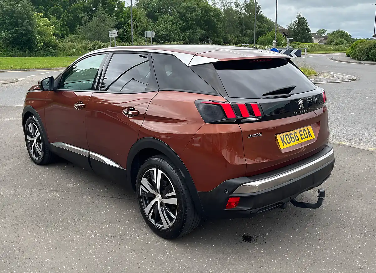 Used 2017 Peugeot 3008 Allure Bronze - Interior and Exterior details 5
