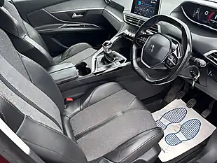Used 2017 Peugeot 3008 Allure Bronze - Interior and Exterior details 6