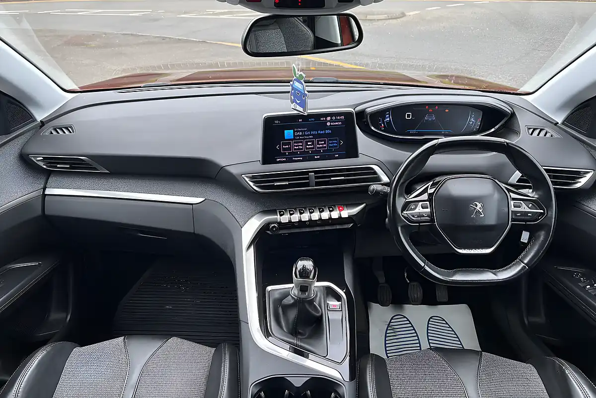 Used 2017 Peugeot 3008 Allure Bronze - Interior and Exterior details 9