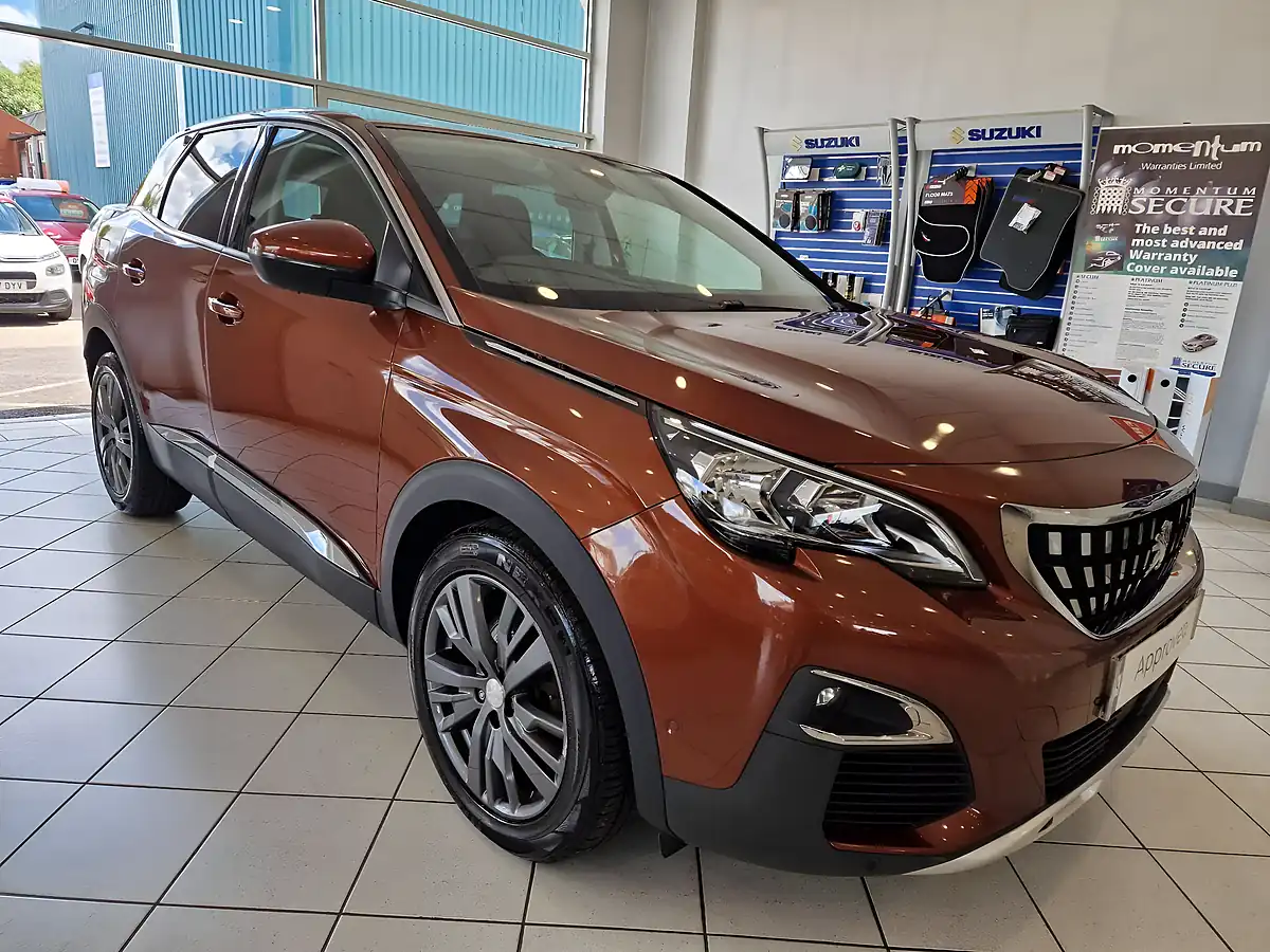 Used 2017 Peugeot 3008 Allure Bronze - Front View