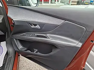 Used 2017 Peugeot 3008 Allure Bronze - Interior and Exterior details 14