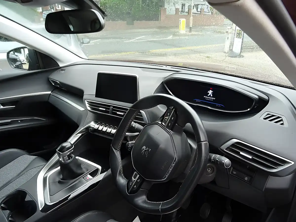 Used 2017 Peugeot 3008 Allure Bronze - Interior and Exterior details 11