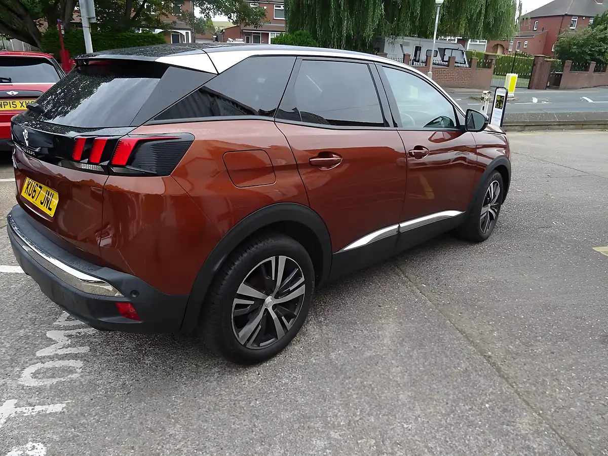Used 2017 Peugeot 3008 Allure Bronze - Interior and Exterior details 17