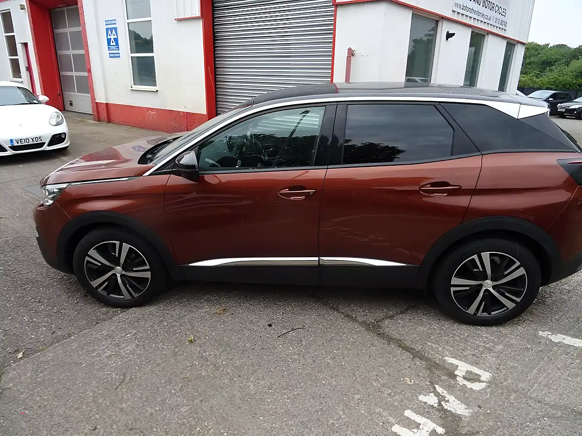 Used 2017 Peugeot 3008 Allure Bronze - Interior and Exterior details 20