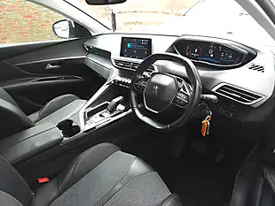 Used 2017 Peugeot 3008 Allure Eat White - Interior and Exterior details 12