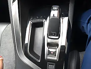Used 2017 Peugeot 3008 Allure Eat White - Interior and Exterior details 16