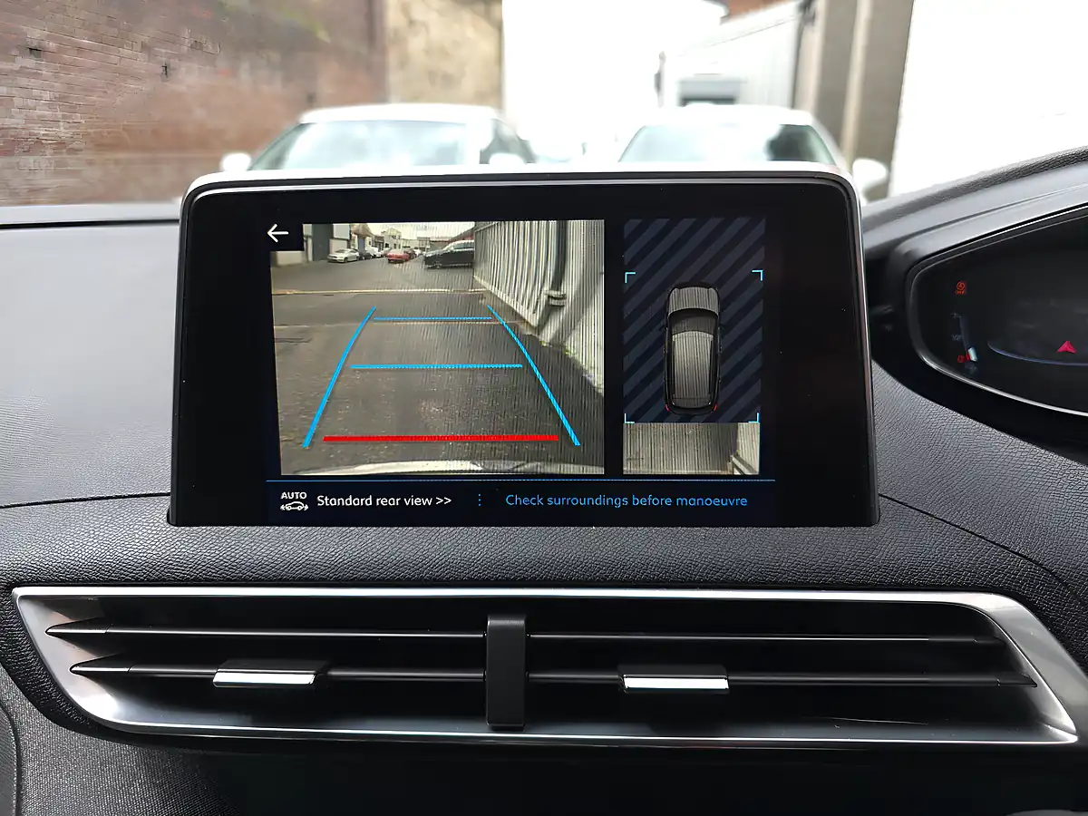 Used 2017 Peugeot 3008 Allure Eat White - Interior and Exterior details 18