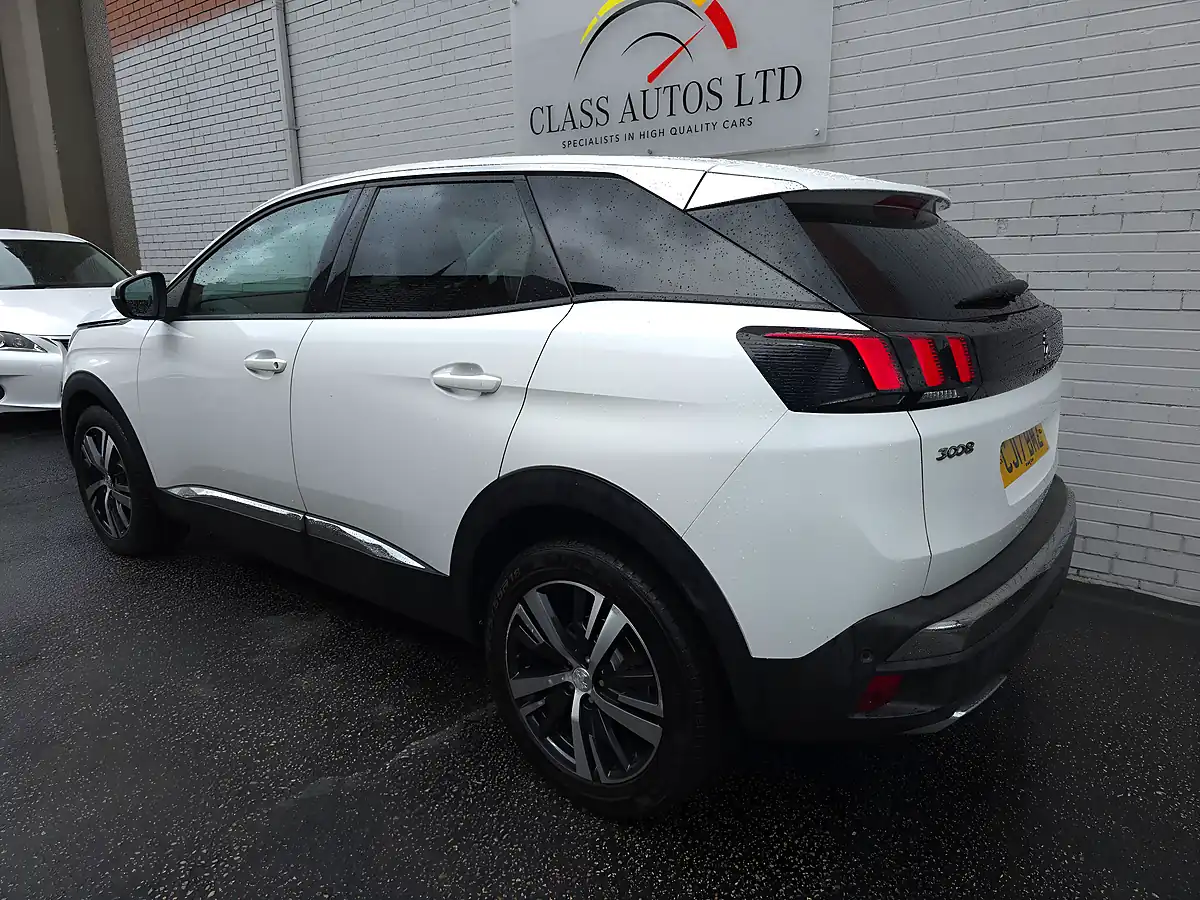 Used 2017 Peugeot 3008 Allure Eat White - Interior and Exterior details 4