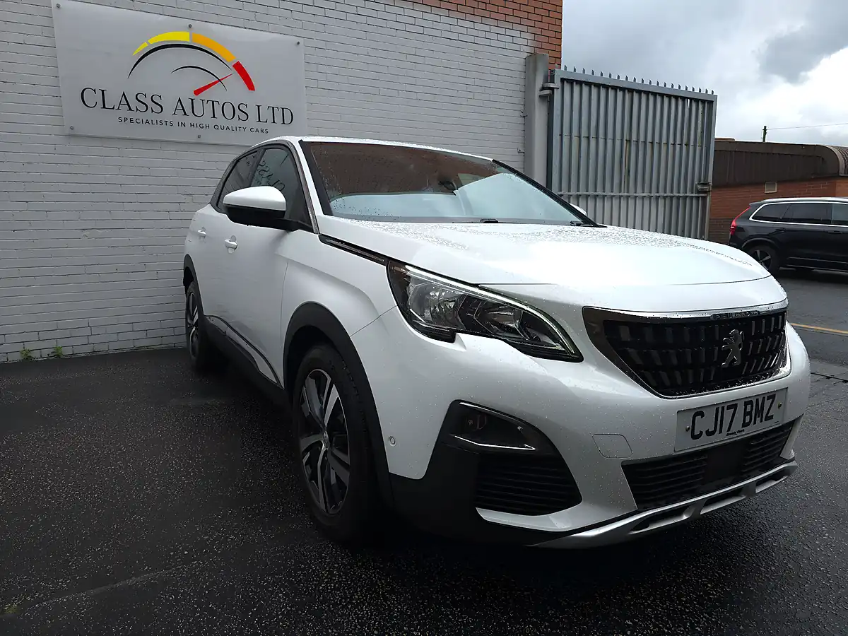 Used 2017 Peugeot 3008 Allure Eat White - Interior and Exterior details 6